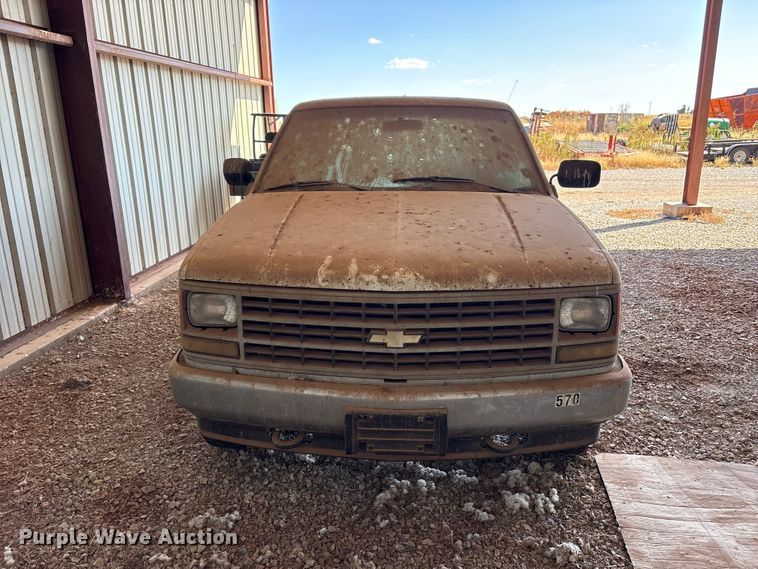 image for item EX0046 1993 Chevrolet GMT-400 Ext. Cab pickup truck