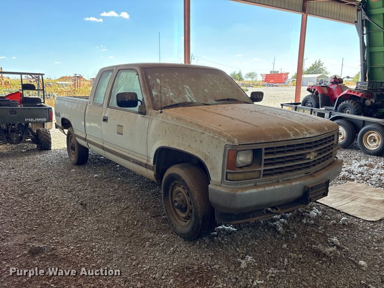 image for item EX0046 1993 Chevrolet GMT-400 Ext. Cab pickup truck
