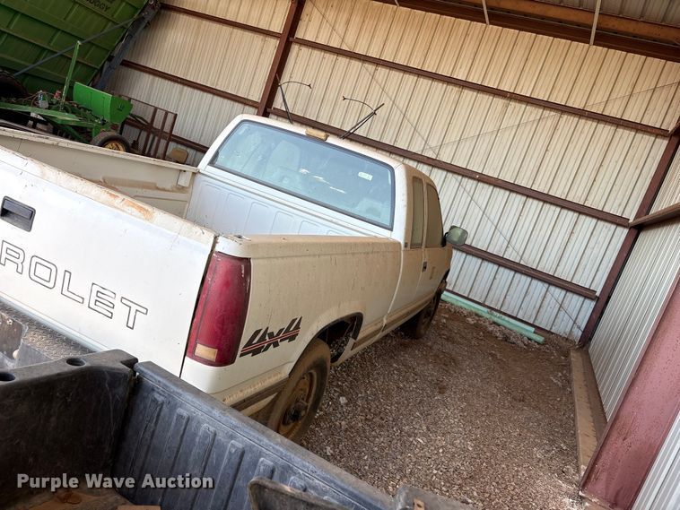 image for item EX0046 1993 Chevrolet GMT-400 Ext. Cab pickup truck
