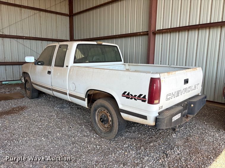 image for item EX0046 1993 Chevrolet GMT-400 Ext. Cab pickup truck