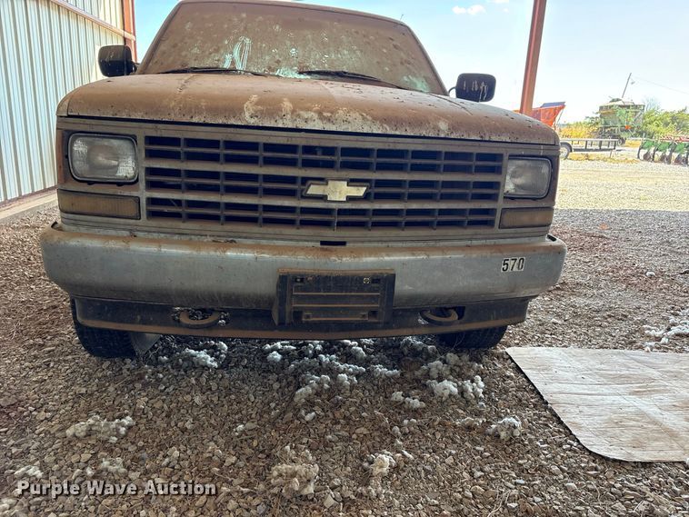 image for item EX0046 1993 Chevrolet GMT-400 Ext. Cab pickup truck