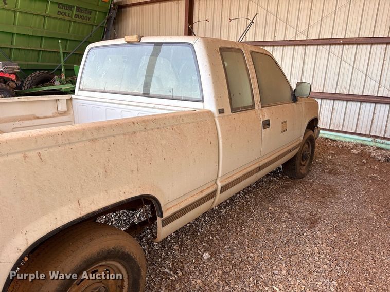 image for item EX0046 1993 Chevrolet GMT-400 Ext. Cab pickup truck