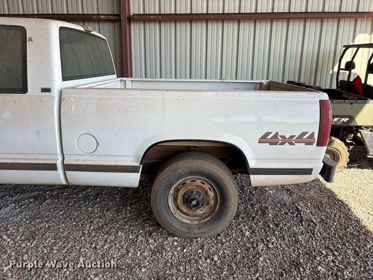 image for item EX0046 1993 Chevrolet GMT-400 Ext. Cab pickup truck