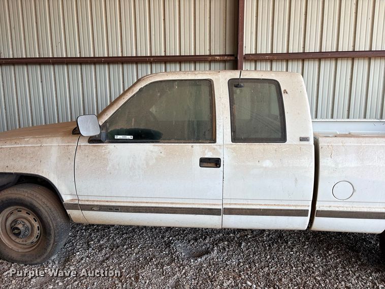 image for item EX0046 1993 Chevrolet GMT-400 Ext. Cab pickup truck