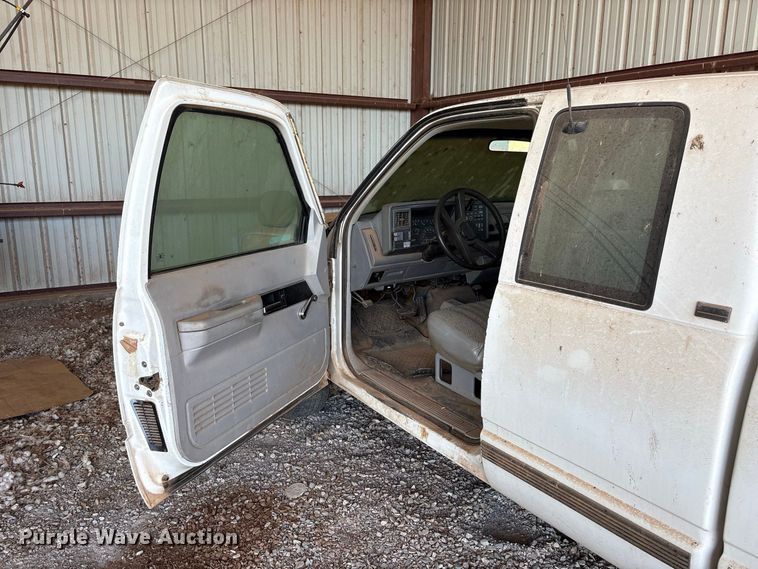 image for item EX0046 1993 Chevrolet GMT-400 Ext. Cab pickup truck