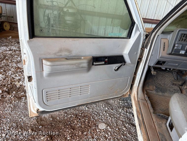 image for item EX0046 1993 Chevrolet GMT-400 Ext. Cab pickup truck