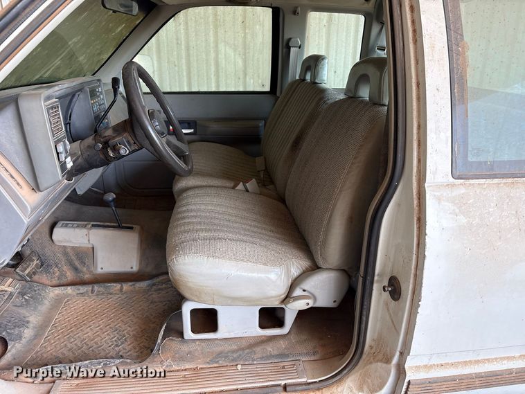 image for item EX0046 1993 Chevrolet GMT-400 Ext. Cab pickup truck