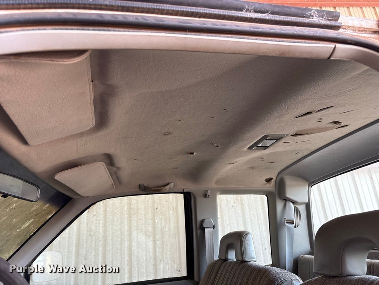 image for item EX0046 1993 Chevrolet GMT-400 Ext. Cab pickup truck