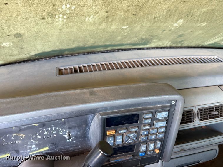 image for item EX0046 1993 Chevrolet GMT-400 Ext. Cab pickup truck