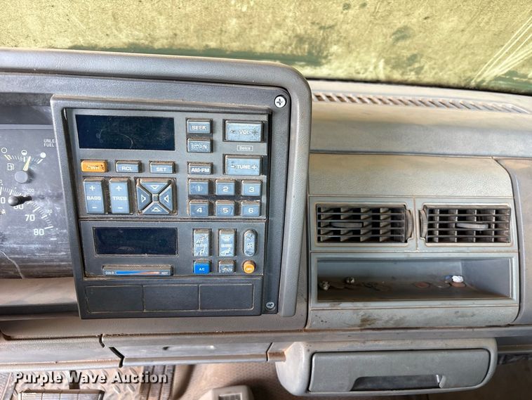 image for item EX0046 1993 Chevrolet GMT-400 Ext. Cab pickup truck