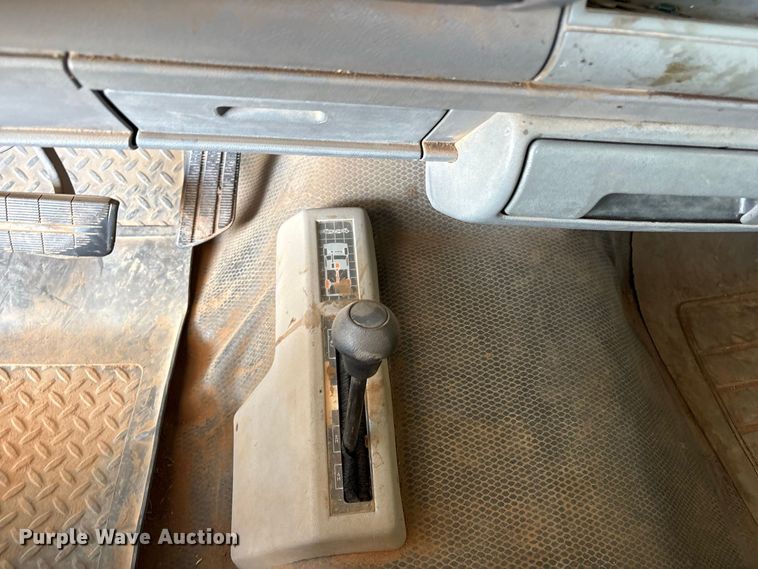 image for item EX0046 1993 Chevrolet GMT-400 Ext. Cab pickup truck