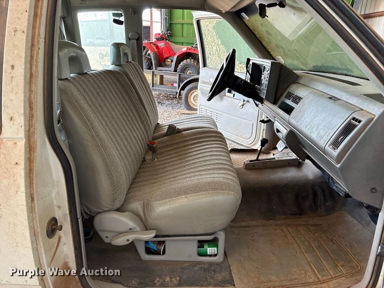 image for item EX0046 1993 Chevrolet GMT-400 Ext. Cab pickup truck