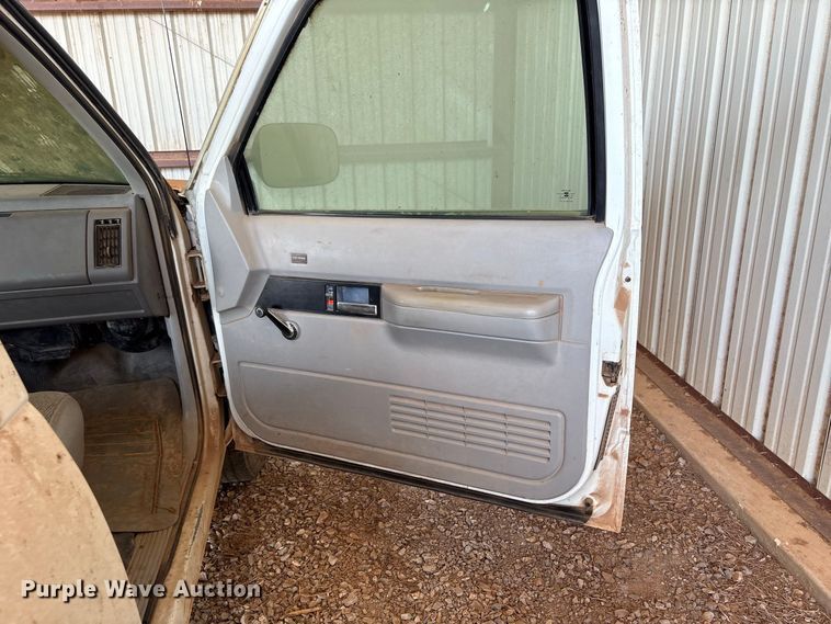 image for item EX0046 1993 Chevrolet GMT-400 Ext. Cab pickup truck