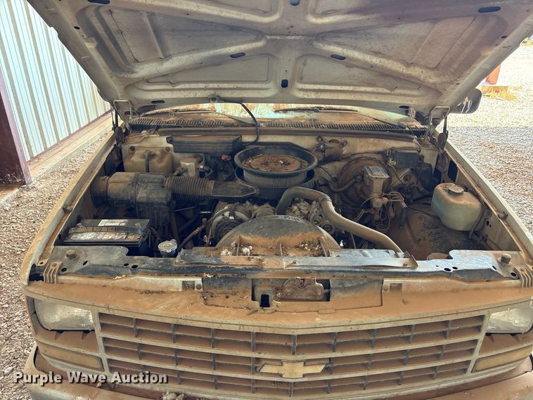 image for item EX0046 1993 Chevrolet GMT-400 Ext. Cab pickup truck