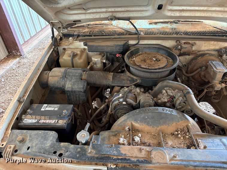 image for item EX0046 1993 Chevrolet GMT-400 Ext. Cab pickup truck