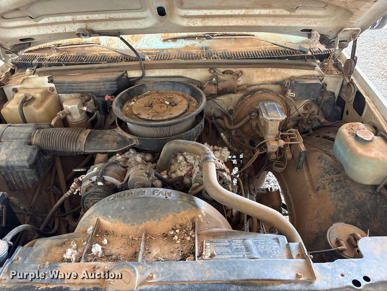 image for item EX0046 1993 Chevrolet GMT-400 Ext. Cab pickup truck