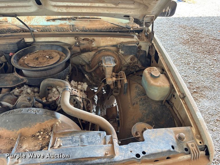 image for item EX0046 1993 Chevrolet GMT-400 Ext. Cab pickup truck