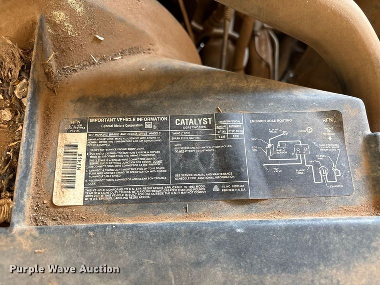 image for item EX0046 1993 Chevrolet GMT-400 Ext. Cab pickup truck