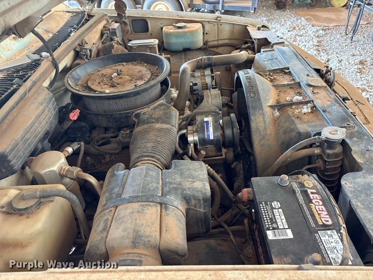 image for item EX0046 1993 Chevrolet GMT-400 Ext. Cab pickup truck