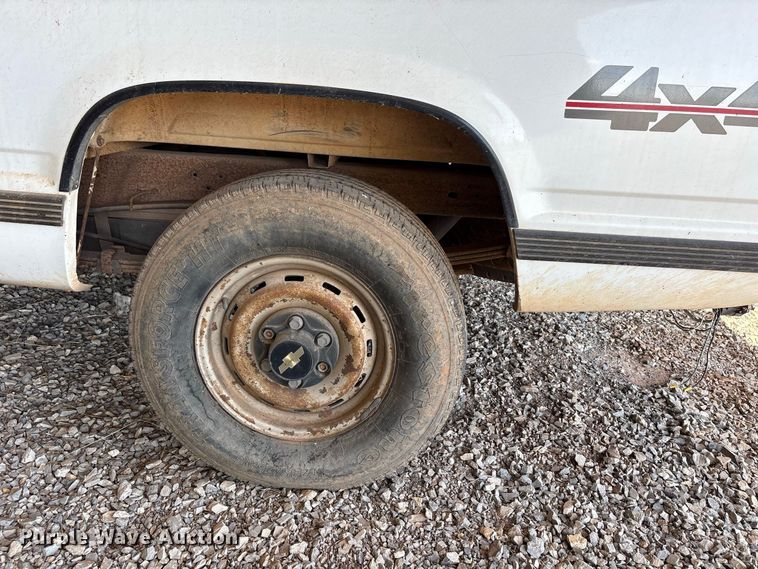 image for item EX0046 1993 Chevrolet GMT-400 Ext. Cab pickup truck