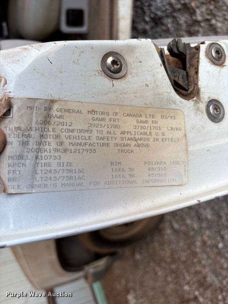 image for item EX0046 1993 Chevrolet GMT-400 Ext. Cab pickup truck