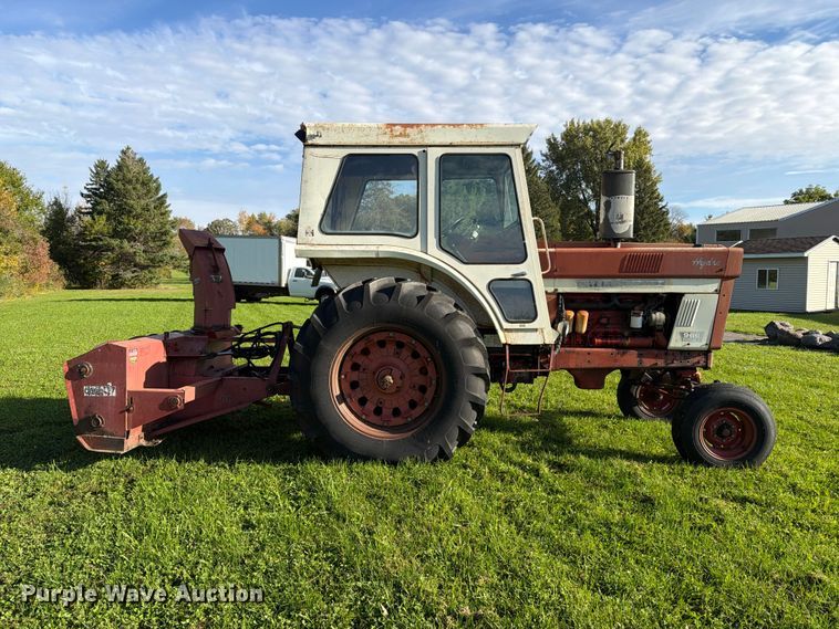 image for item EX1044 International 966 tractor