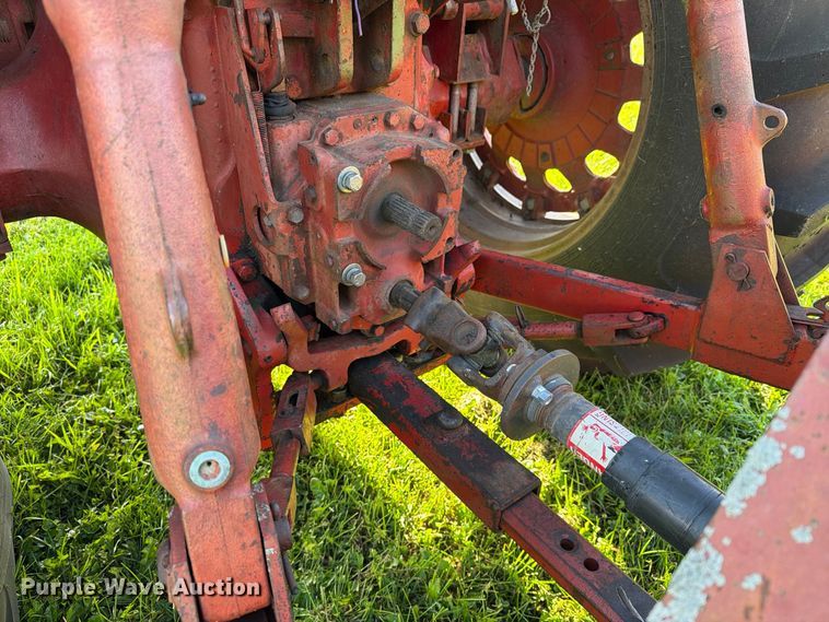 image for item EX1044 International 966 tractor