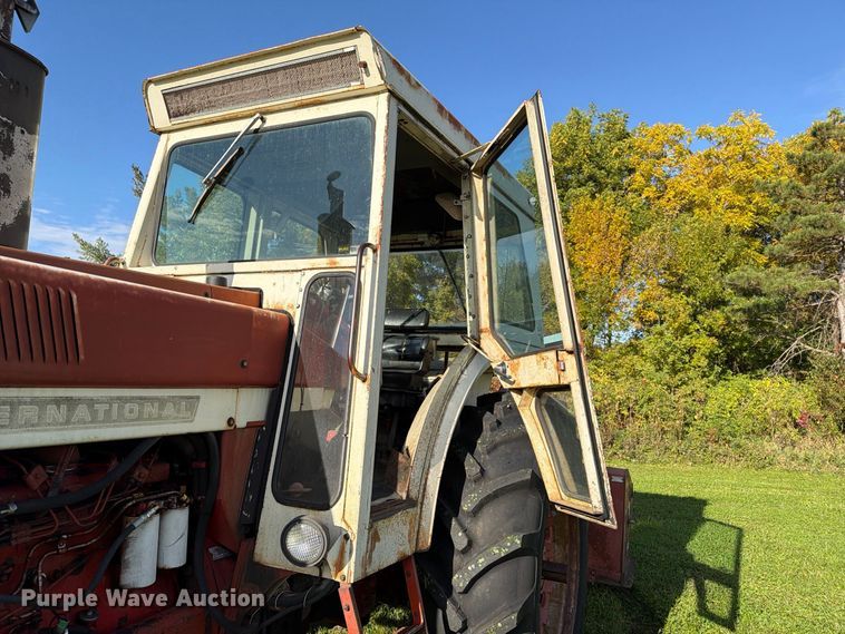 image for item EX1044 International 966 tractor