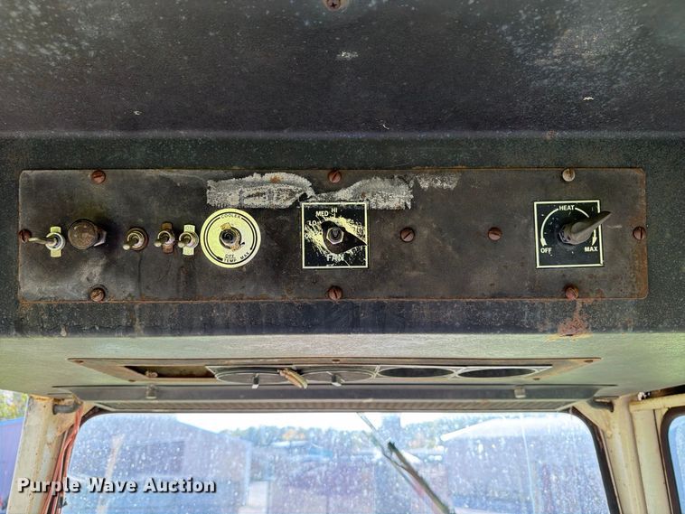 image for item EX1044 International 966 tractor