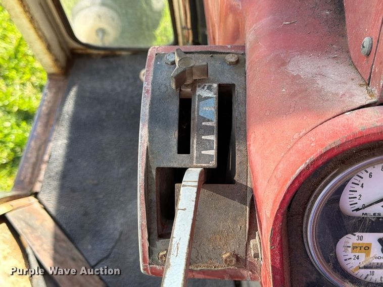 image for item EX1044 International 966 tractor