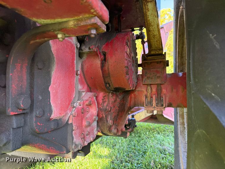 image for item EX1044 International 966 tractor