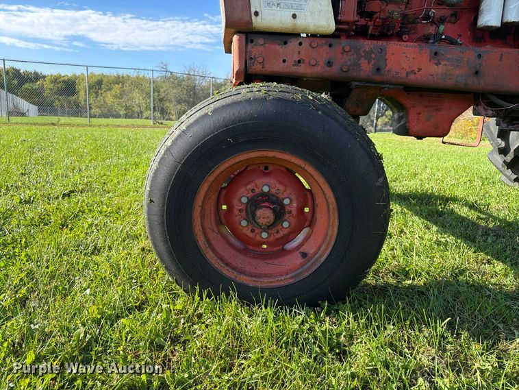 image for item EX1044 International 966 tractor