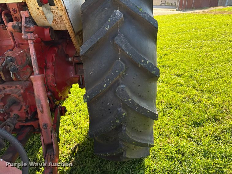 image for item EX1044 International 966 tractor