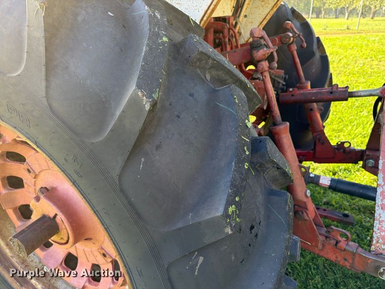 image for item EX1044 International 966 tractor