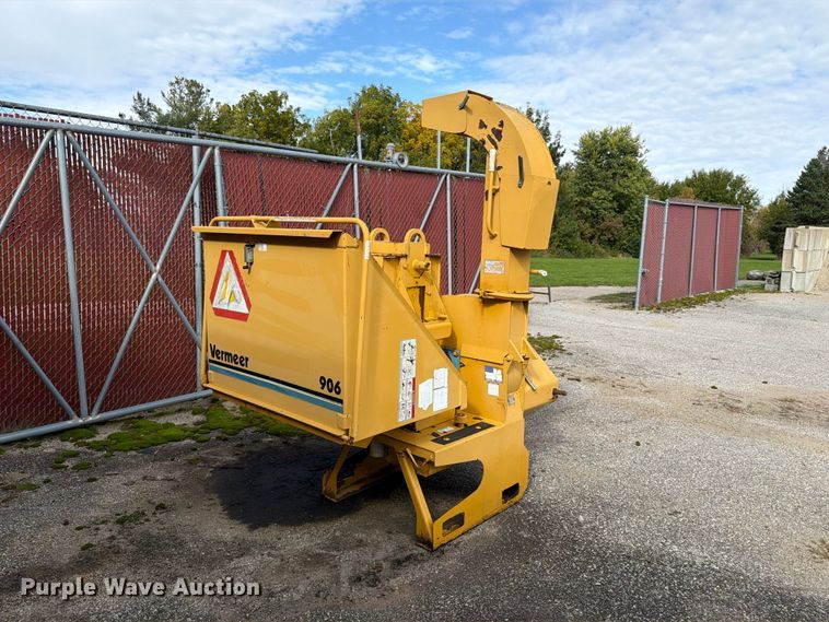 image for item EX1045 Vermeer BC906 wood chipper