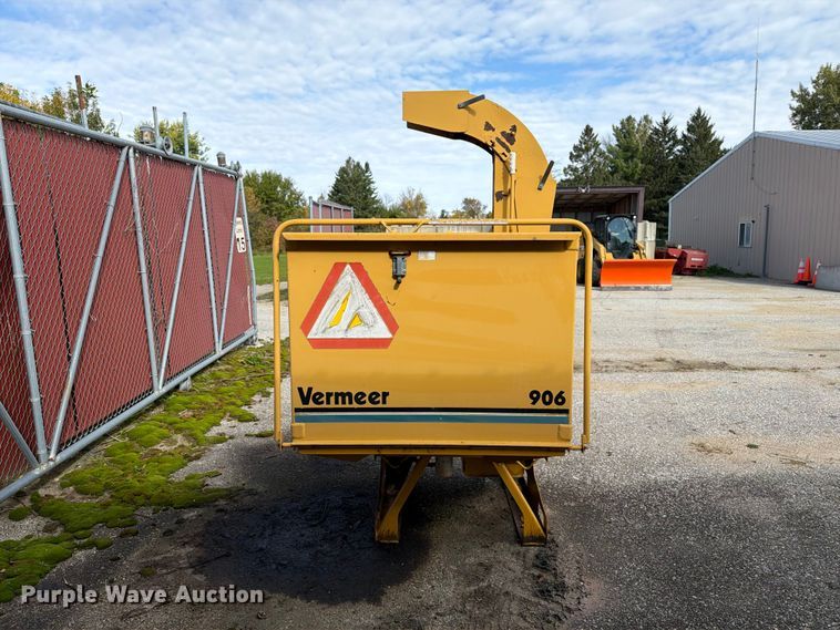 image for item EX1045 Vermeer BC906 wood chipper