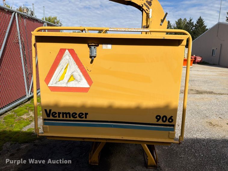 image for item EX1045 Vermeer BC906 wood chipper