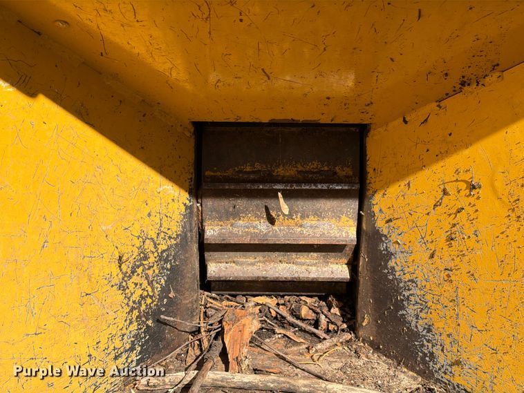 image for item EX1045 Vermeer BC906 wood chipper