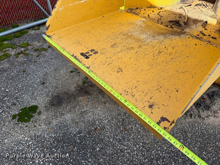 image for item EX1045 Vermeer BC906 wood chipper