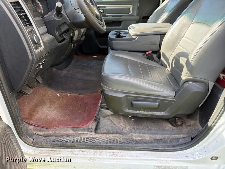 image for item EX1046 2016 RAM 4500 box truck