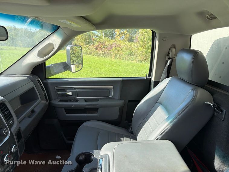 image for item EX1046 2016 RAM 4500 box truck