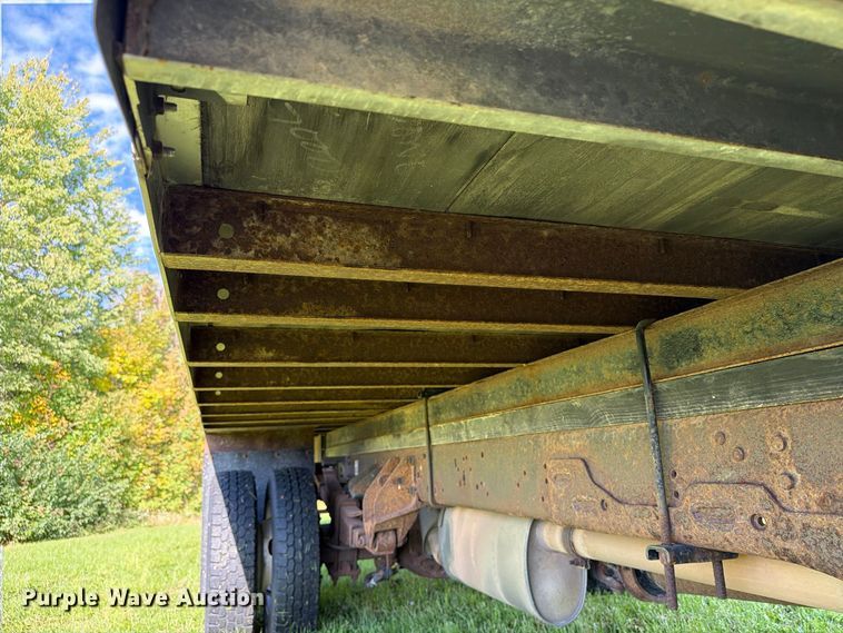 image for item EX1046 2016 RAM 4500 box truck
