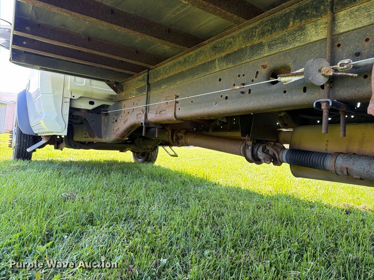 image for item EX1046 2016 RAM 4500 box truck