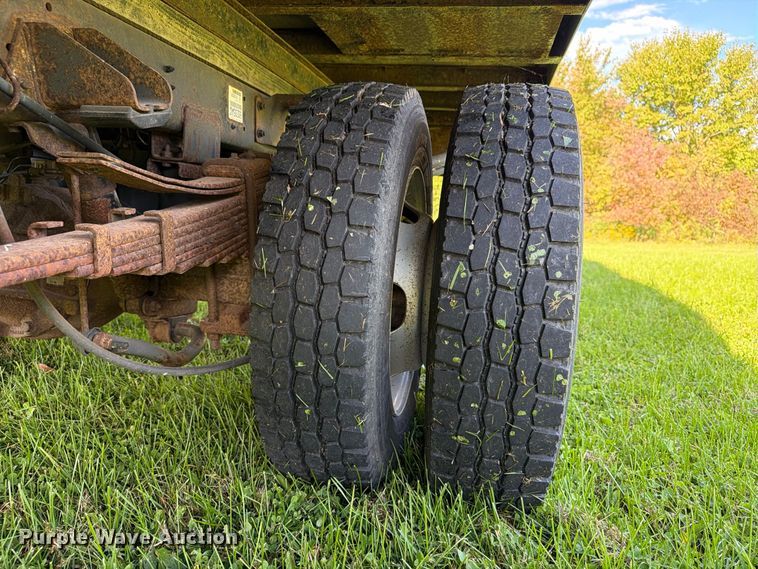 image for item EX1046 2016 RAM 4500 box truck