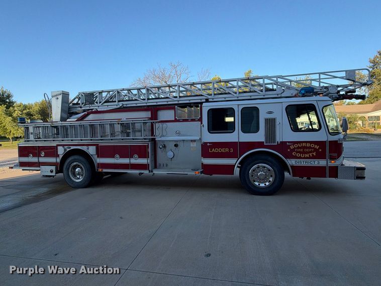 image for item EX2362 1993 E-One ladder fire truck