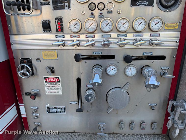 image for item EX2362 1993 E-One ladder fire truck