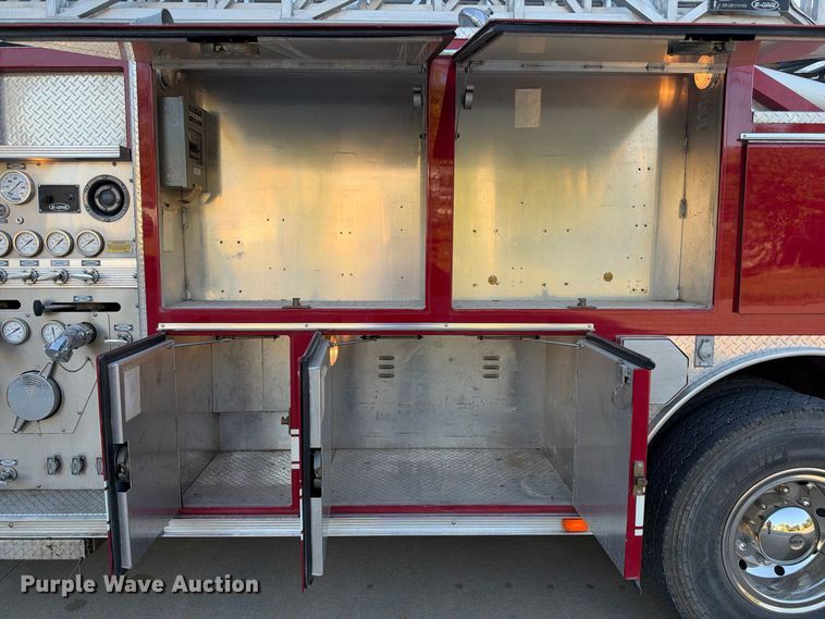 image for item EX2362 1993 E-One ladder fire truck