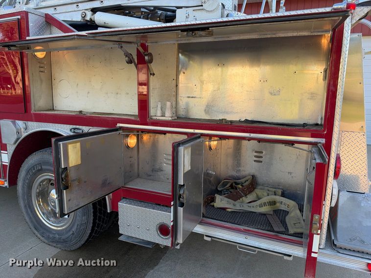 image for item EX2362 1993 E-One ladder fire truck