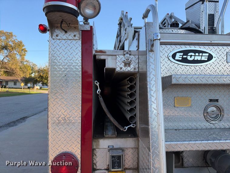 image for item EX2362 1993 E-One ladder fire truck