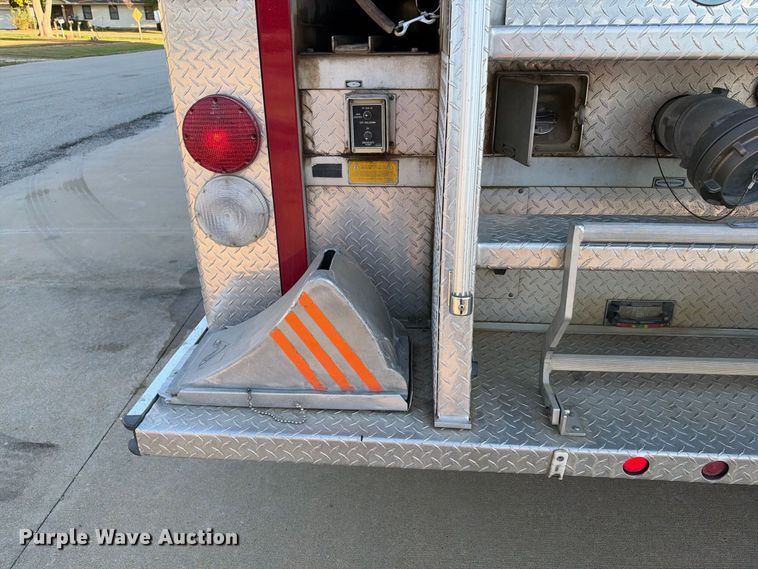 image for item EX2362 1993 E-One ladder fire truck